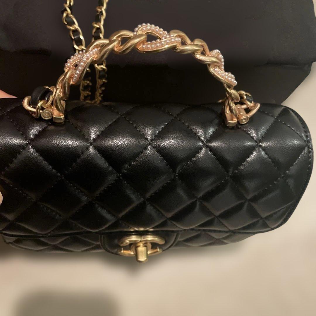 CHANEL ブラックレザー ショルダーバッグノベルティー