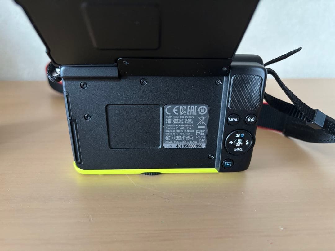 Canon EOS M100 ミラーレスカメラ 2本レンズ付き