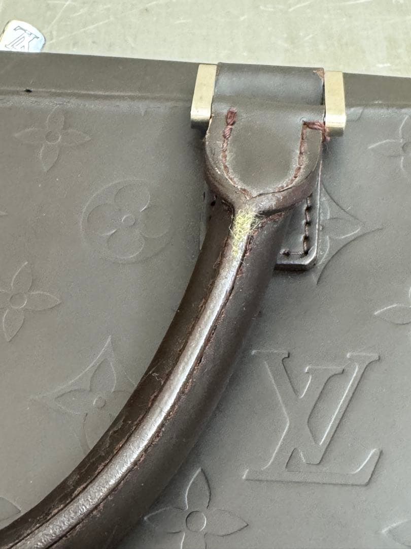 LOUIS VUITTON エルヴィン_モノグラム・グラセ_BRW