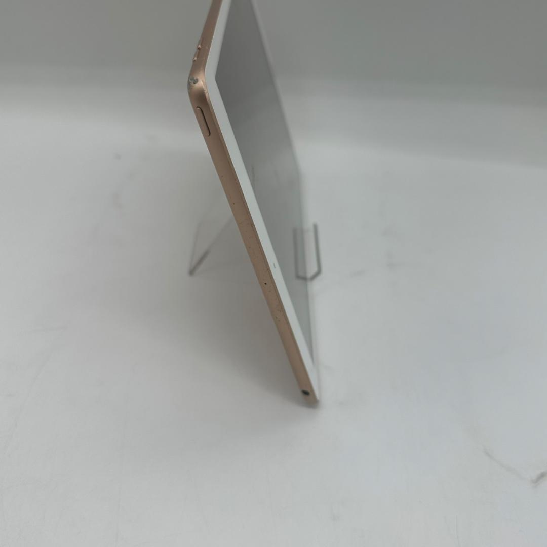 良品 iPad 第6世代 32GB Wi-Fi＋Cellularモデル