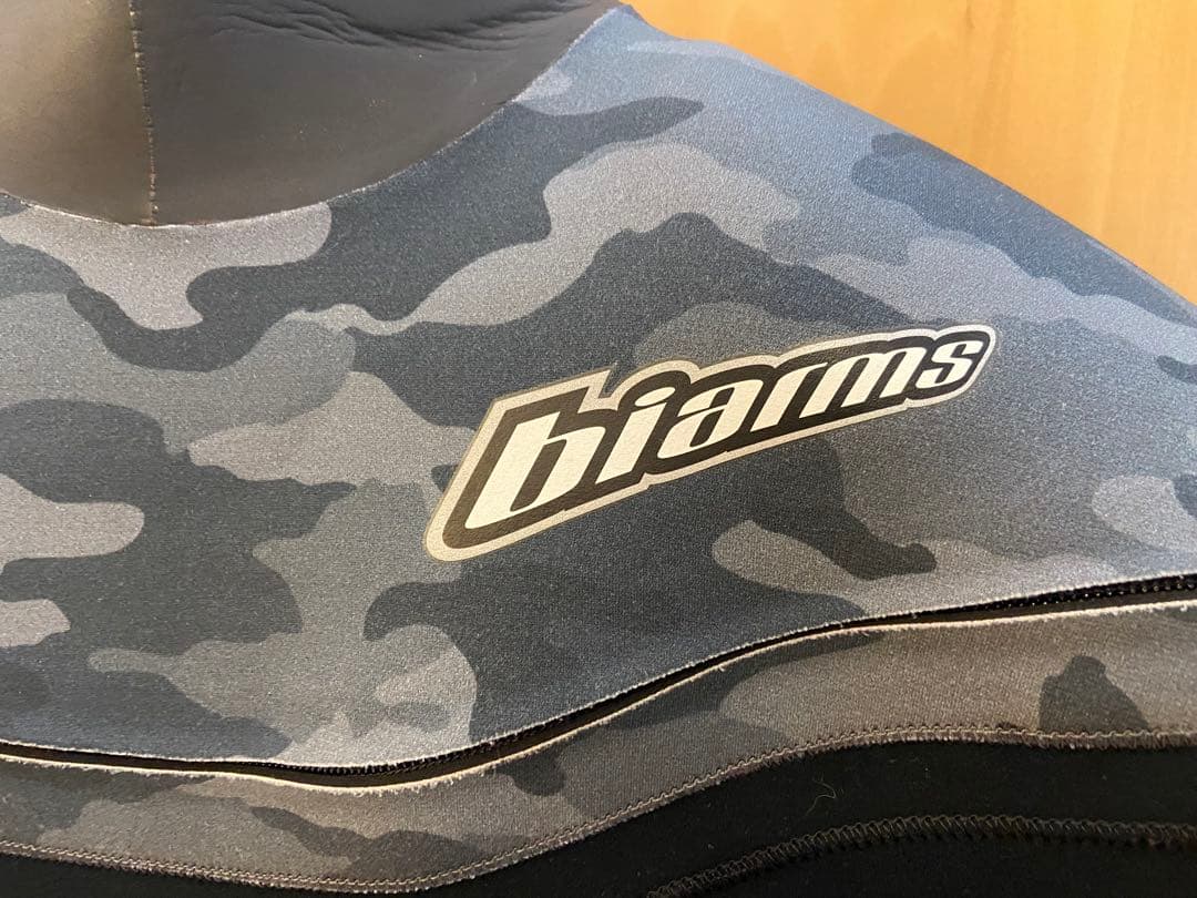 激安未使用セミドライBIARMS裏起毛フロントジップMLバイアームズ洗浄済