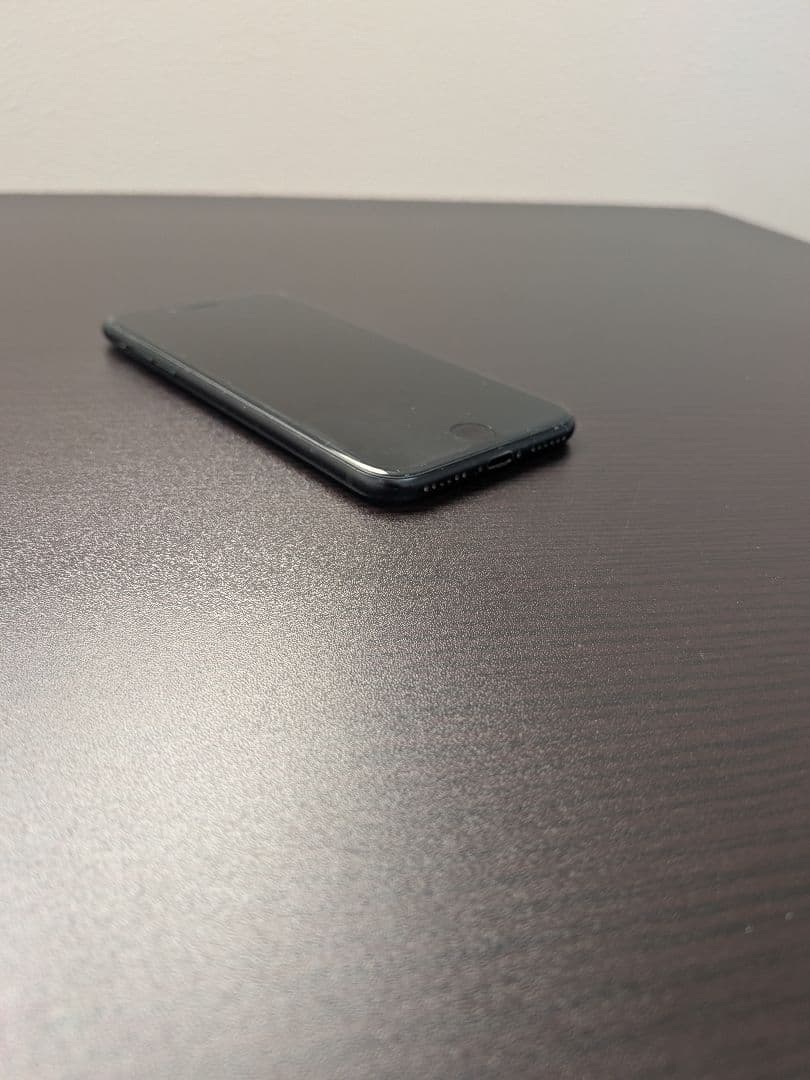 Apple iPhone SE (第3世代) ブラック　64GB