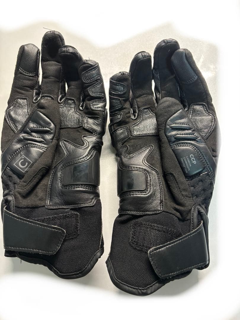 ダイネーゼ　CARBON 3 SHORT GLOVES