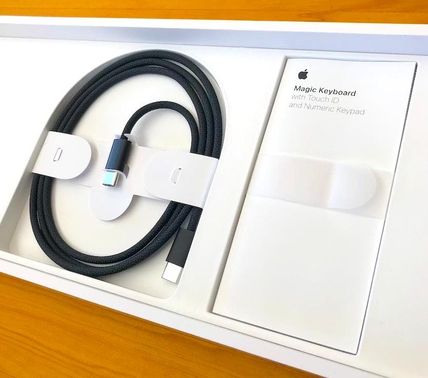 ほぼ新品｜USB-C｜Touch ID｜Magic Keyboard｜APPLE