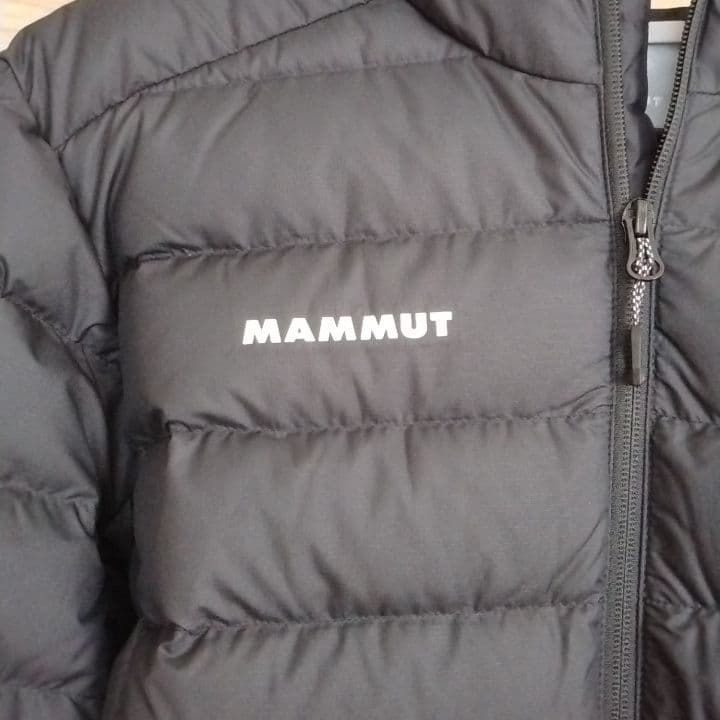 MAMMUT 黒 ダウンジャケット