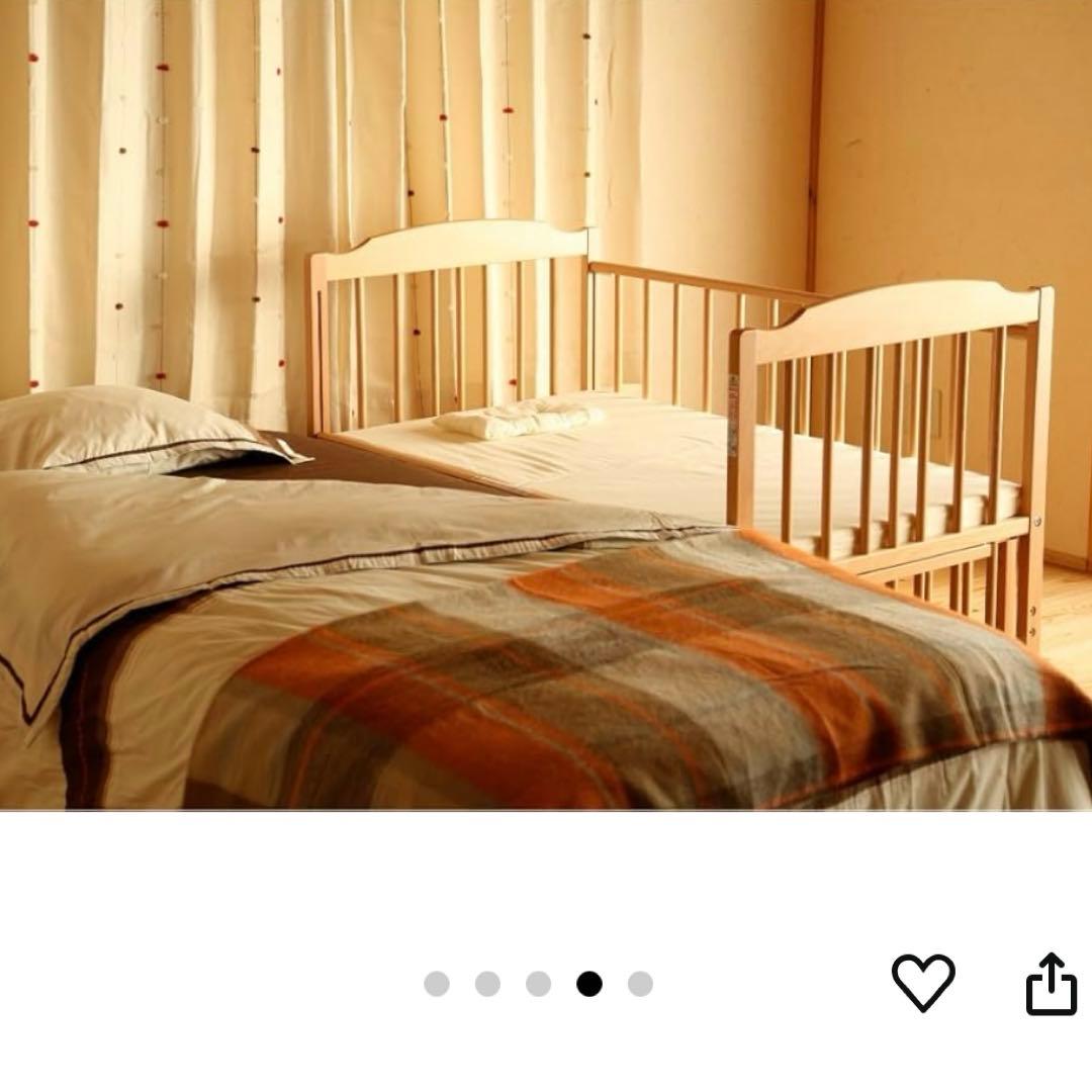 木製ベビーベッド　キャスター付き　添い寝可能　国産ひのき　キッズベッド