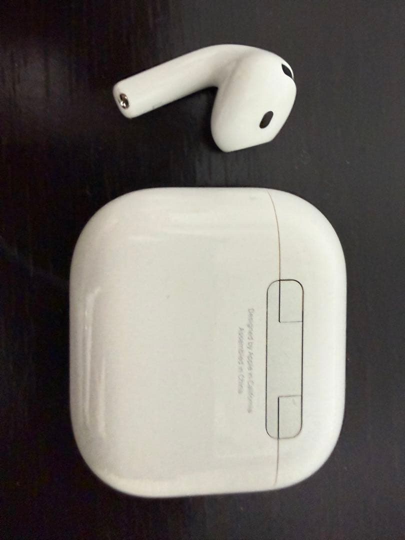 AirPods本体 ホワイト 充電ケース付き 左だけ右はありません