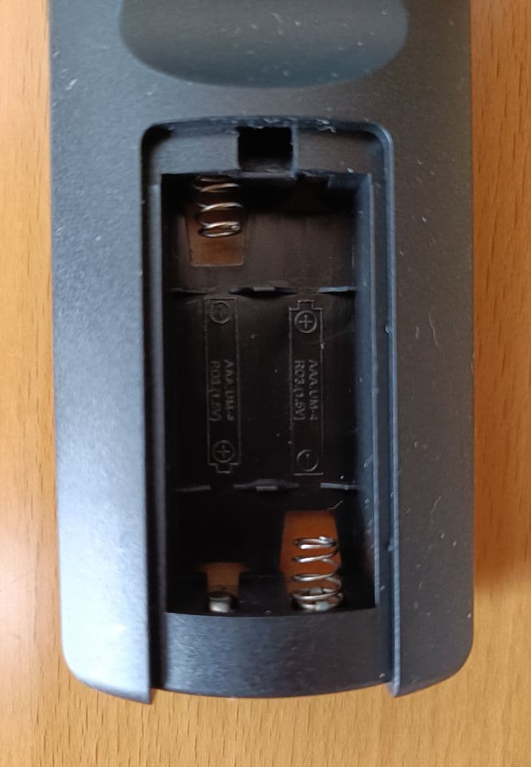 Qriom 9インチポータブルDVDプレーヤー 3電源対応 リッピング機能付き