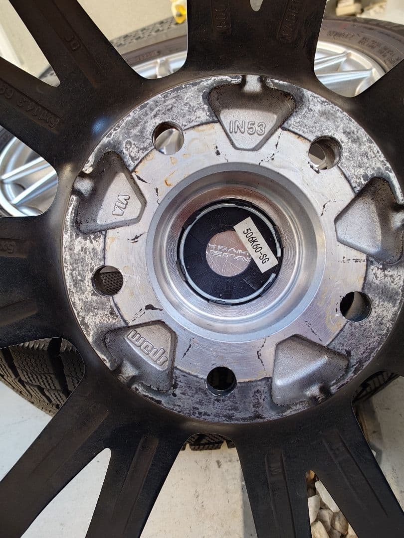 りんご　WINTERMAX 205/60R16 スタッドレスタイヤセット