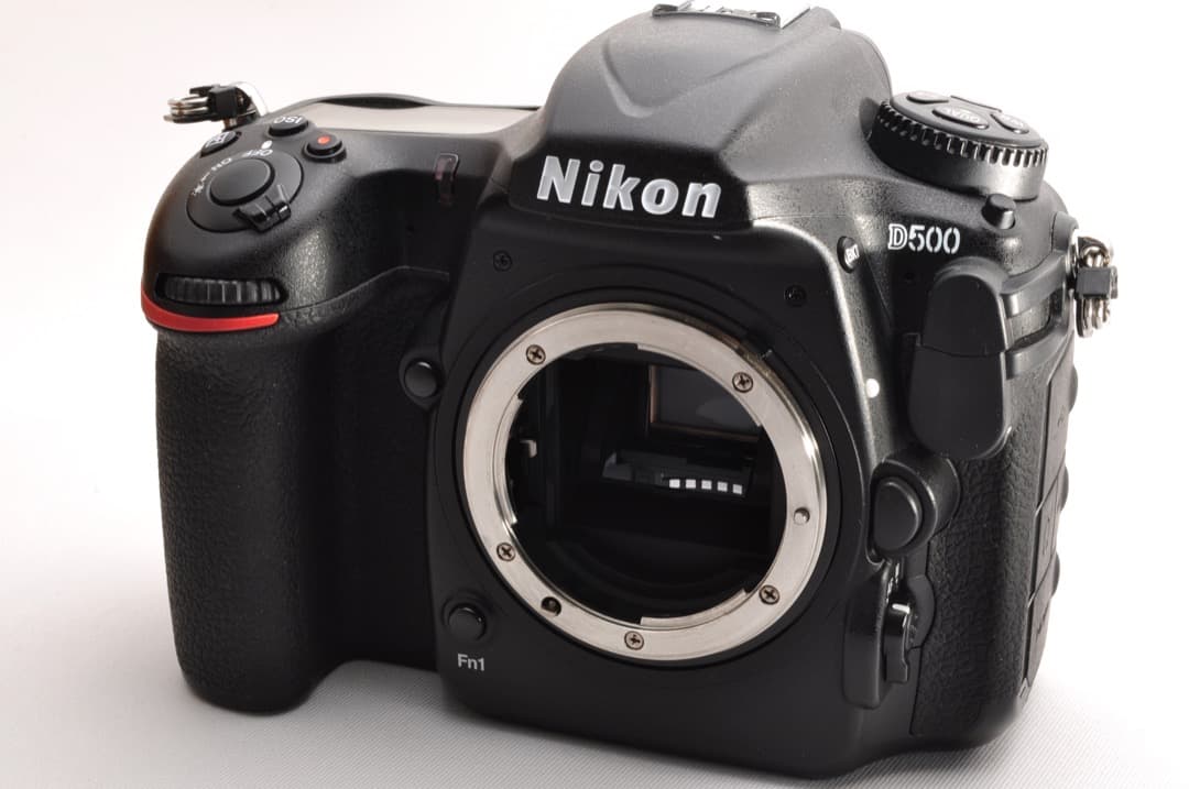 ニコン D500 単焦点＆標準＆超望遠トリプルレンズセット