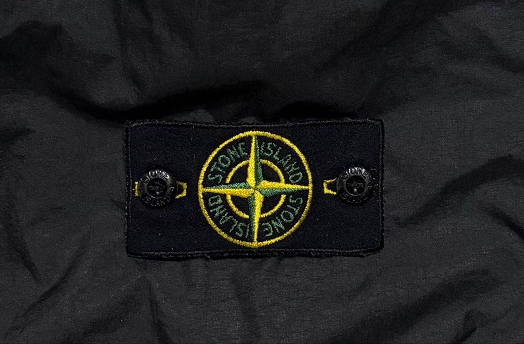 ［極美品］ストーンアイランド　ナイロンパーカー　ナイロンジャケット　ブラック