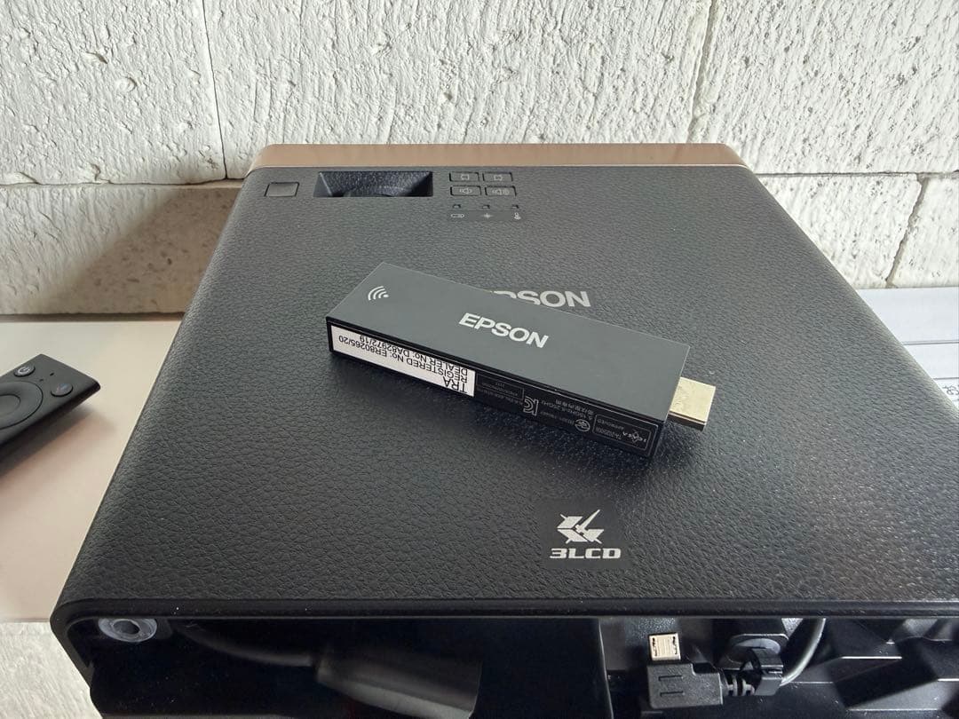 エプソン ホームプロジェクター dreamio ブラック EF-100BATV