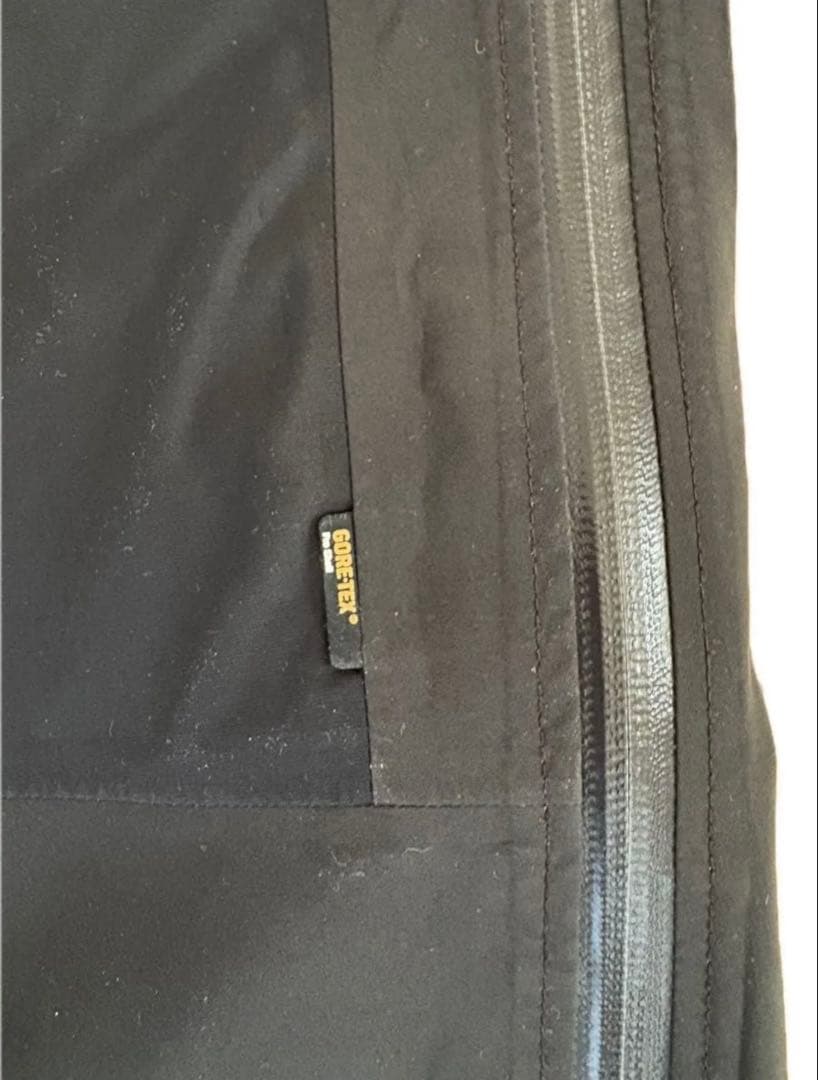 ホグロフス アトム ビブ　Sサイズ