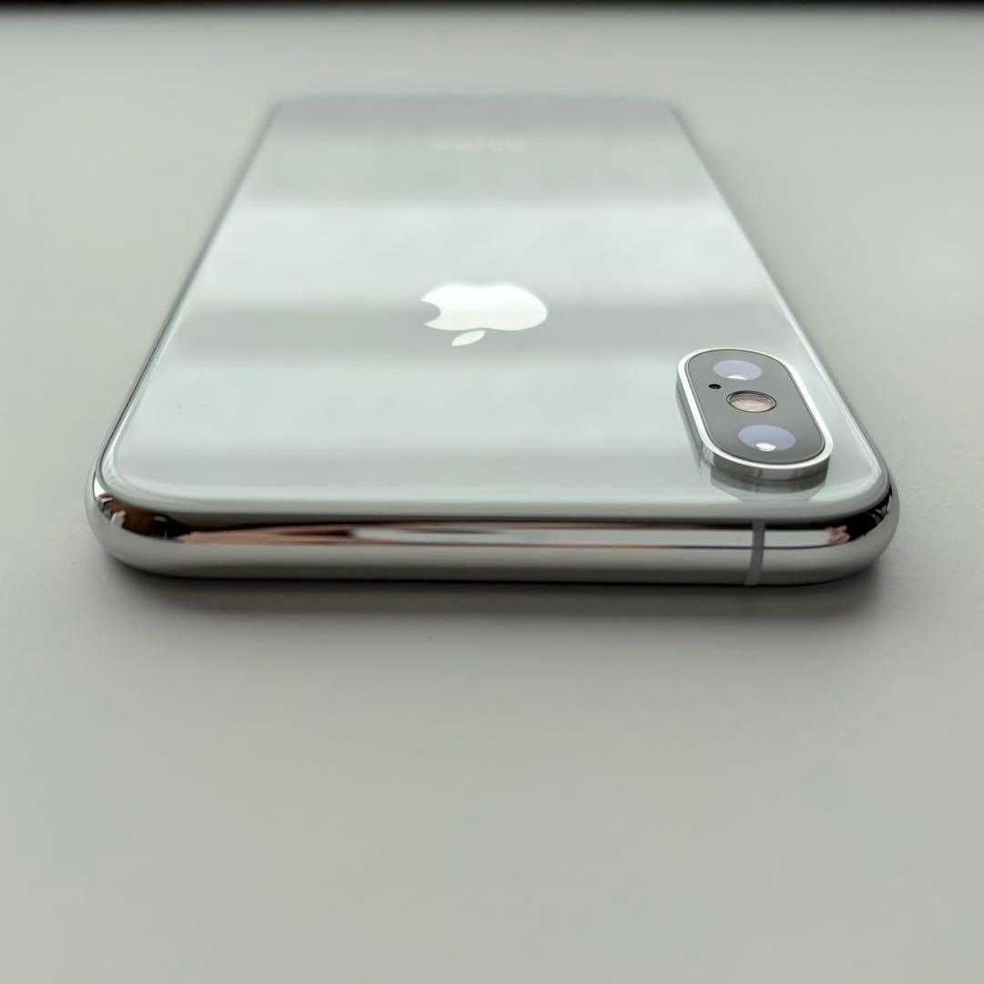 iPhone Xs シルバー 64GB 本体のみ