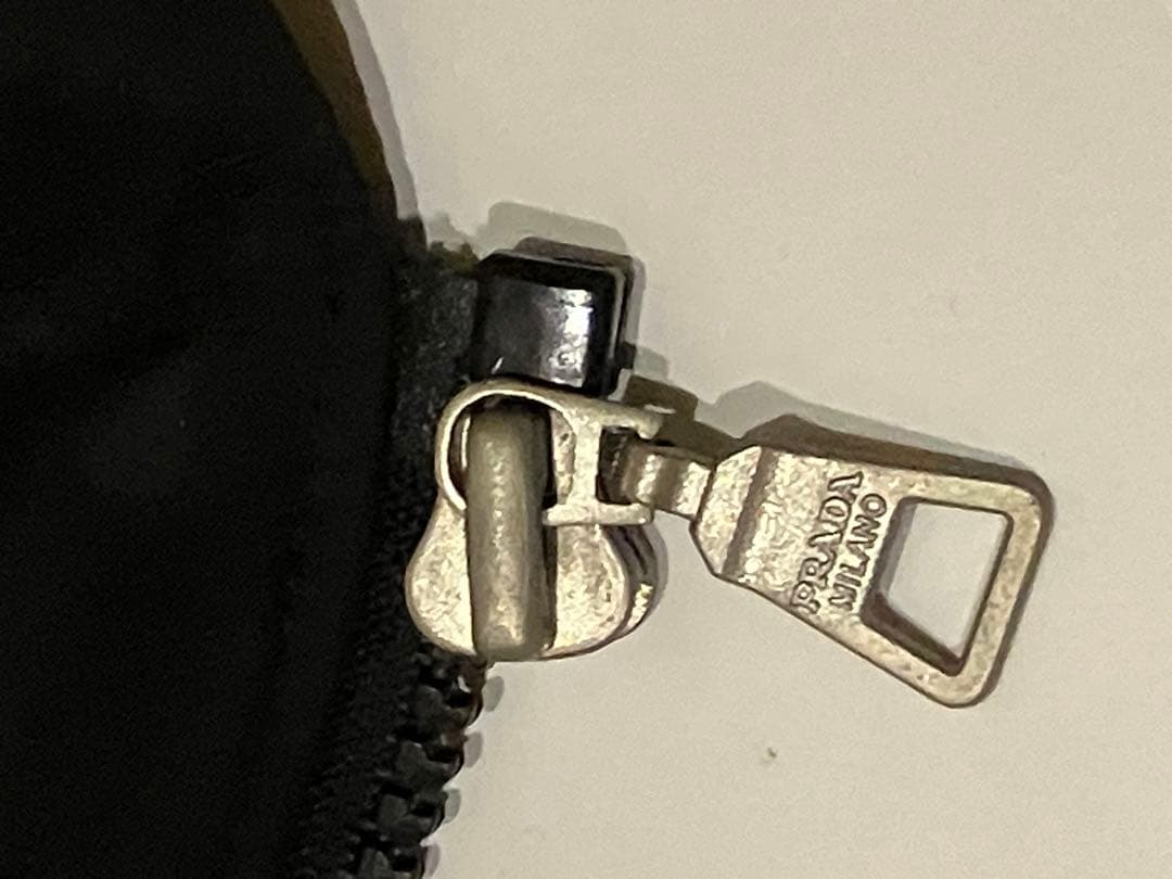 prada sport ナイロンジャケット　フード取り外し