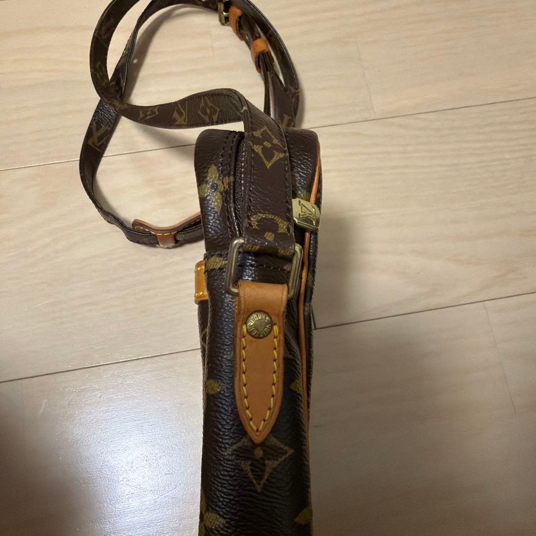 ⭐︎送料無料　LOUIS VUITTON ショルダーバッグ(保存袋あり)