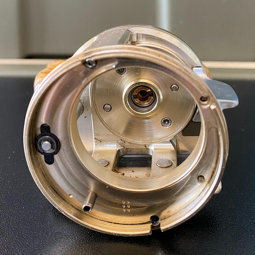 ダイワ『ミリオネア』CV-Z 203（右巻き）