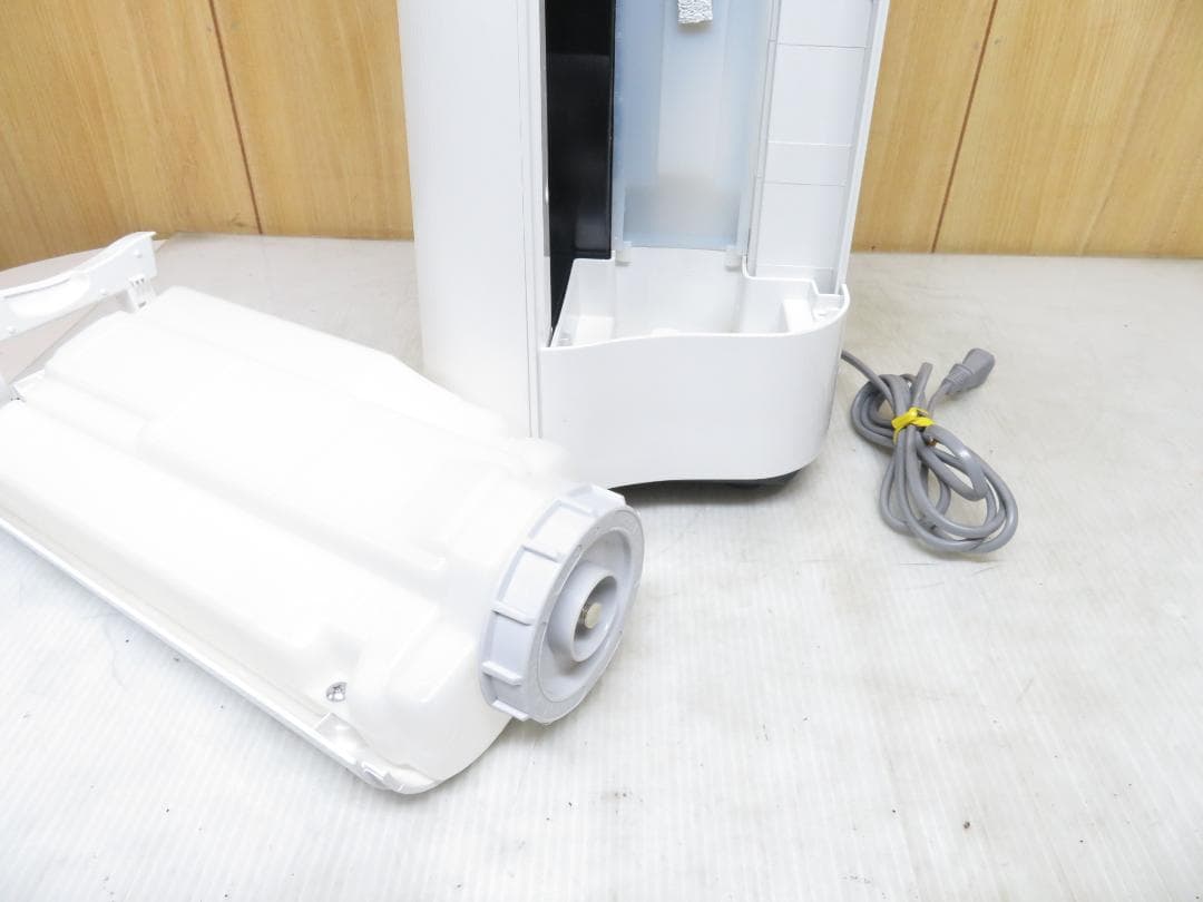 シャープ 2022年製 加湿空気清浄機 ～23畳 KC-N50-W