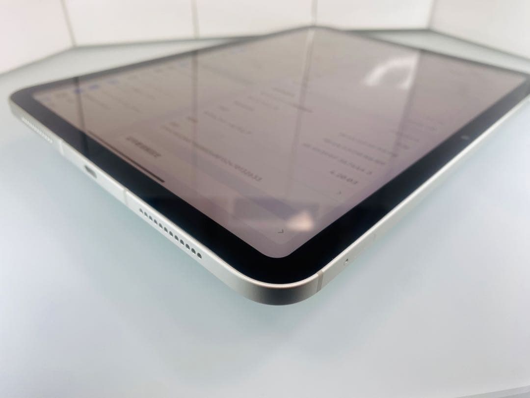 iPad 第10世代 64GBシルバーCellular Apple SIMフリー