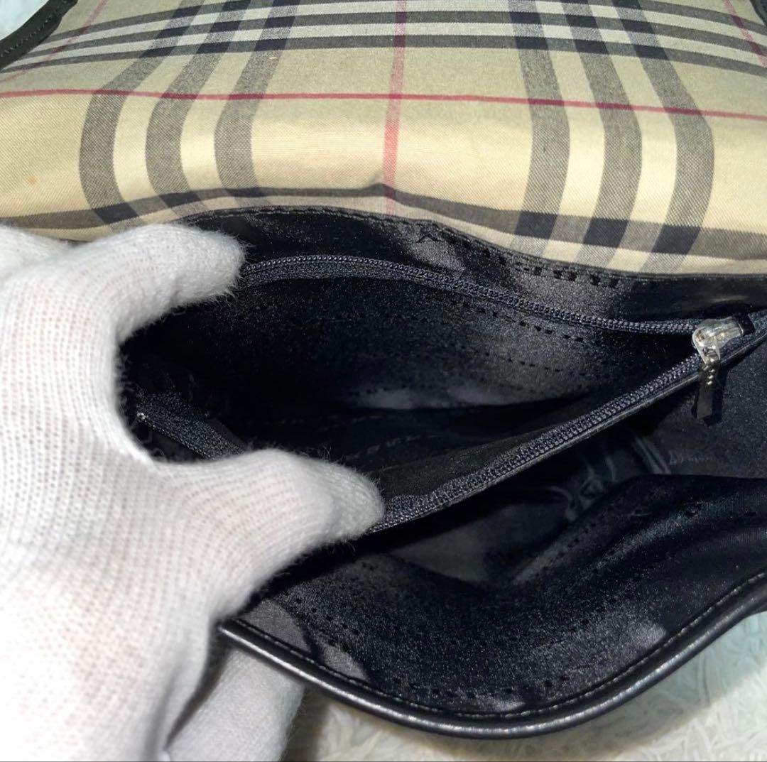 【良品】Burberry バーバリー　ショルダーバッグ　ナイロン　ブラック　黒