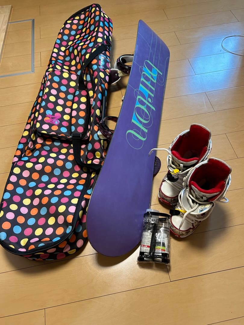 スノボードセット ネオンストーリー　板　ビルディング付 バック ブーツ お手入れ