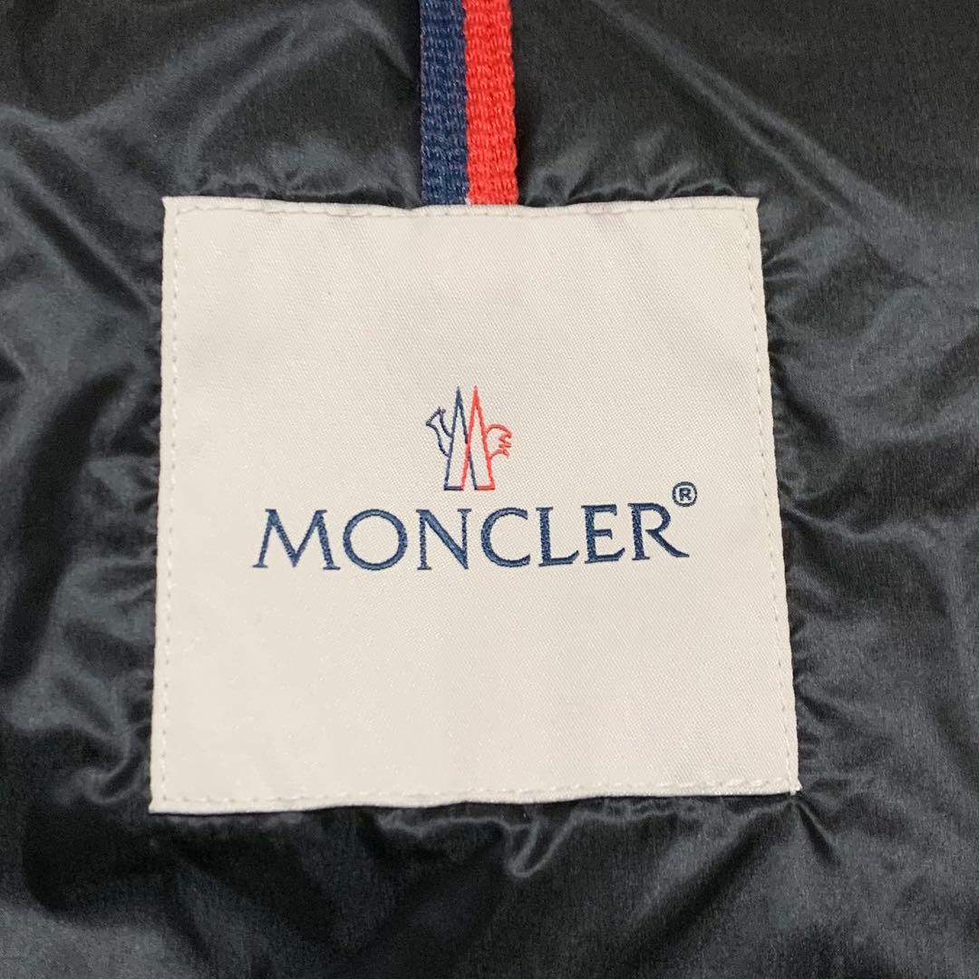 【未使用に近い】モンクレール ライトダウン AGAY ロゴワッペン ブラック0