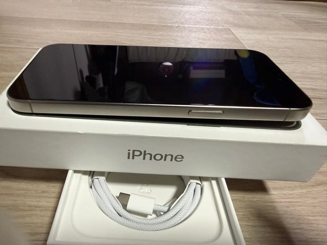 超美品　中国版　iPhone15 Pro Max 256GBナチュラルチタニウム