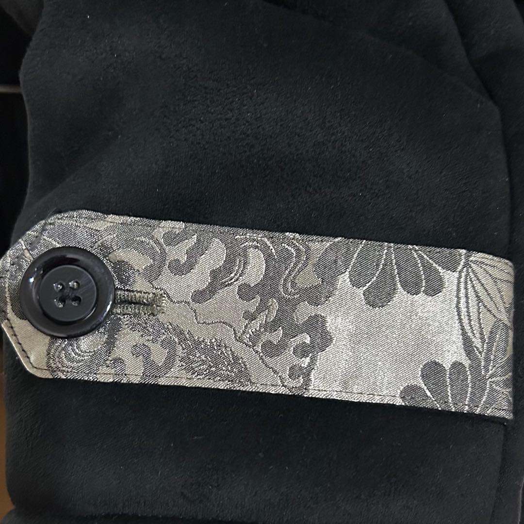 雅結 スエード調ブラックコート★和柄 特大　シルバー　フードファ付き