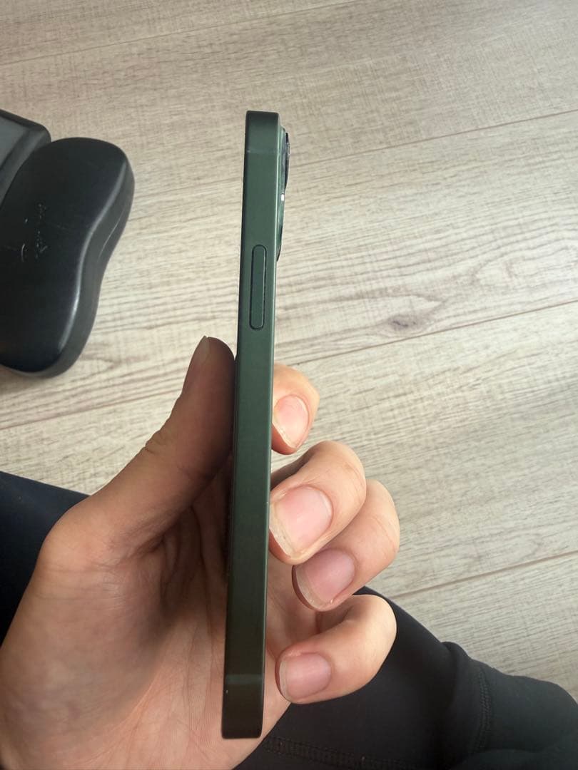 Apple iPhone 13 ミッドナイトグリーン 本体