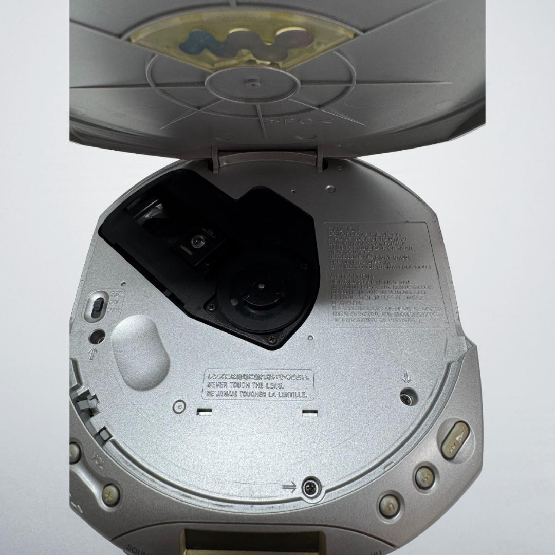 SONY WALKMAN D-E221 ポータブルCDプレーヤー 動作良好