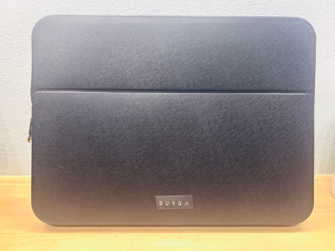【ほぼ新品】BURGA 13インチPCスリーブ