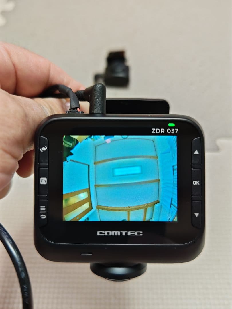 COMTEC ZDR 037 前後カメラ360°タイプドラレコ配線付き