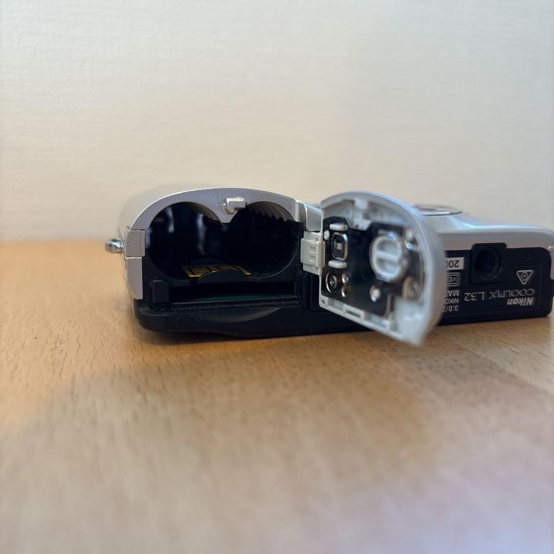 か*ん様 Nikon COOLPIX L32 シルバー