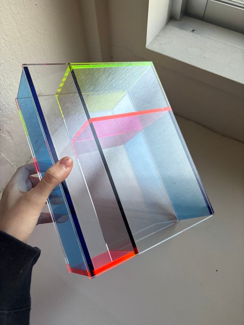 MoMA Neon Mondriベース