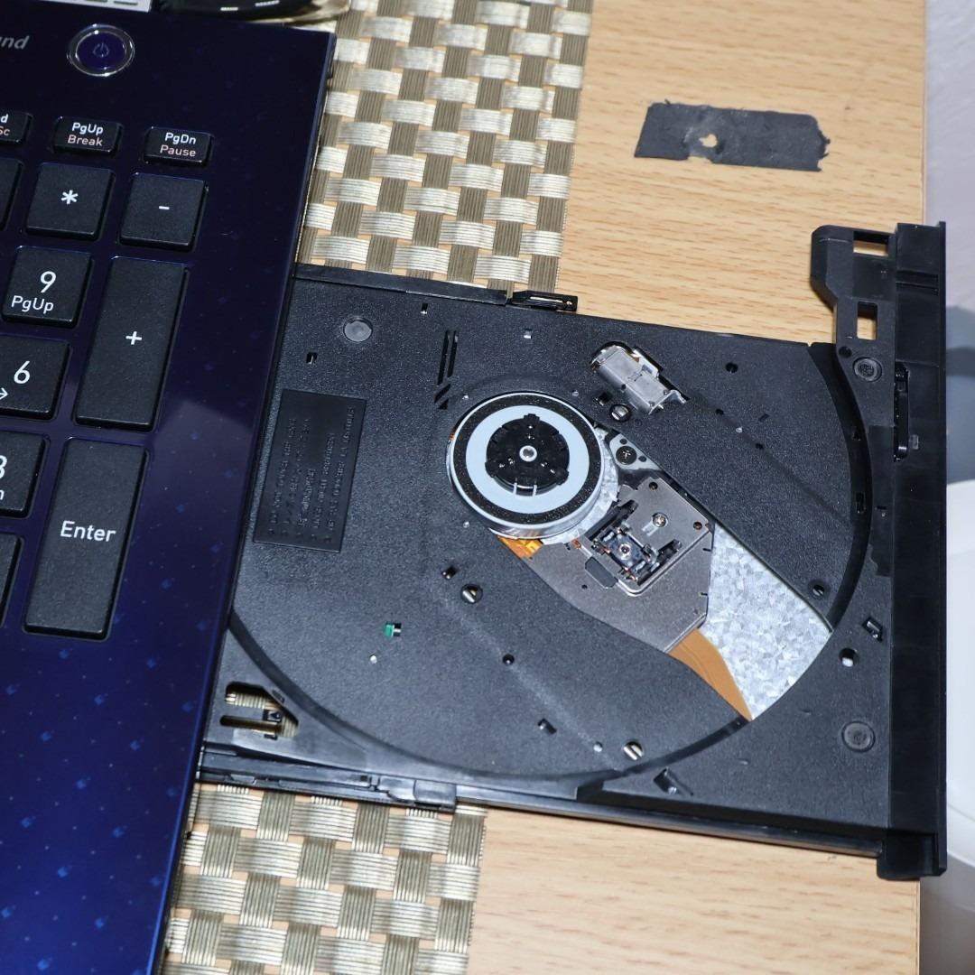 希少色！Win11公式対応PC/メ8G/SSD/DVD/無線/HDMI/カメラ