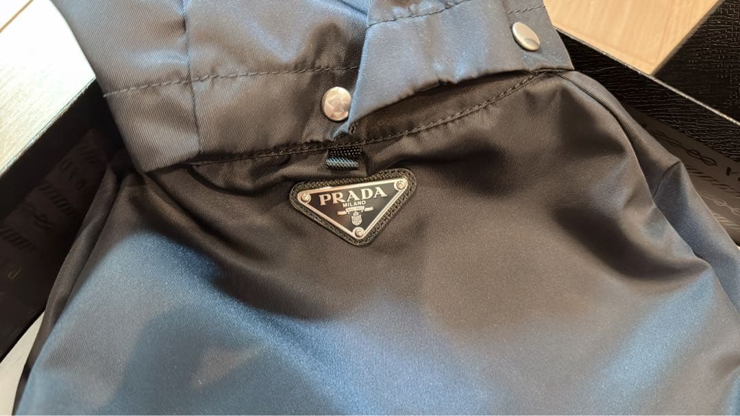 PRADA フード付 Re-Nylon ドッグレインコート