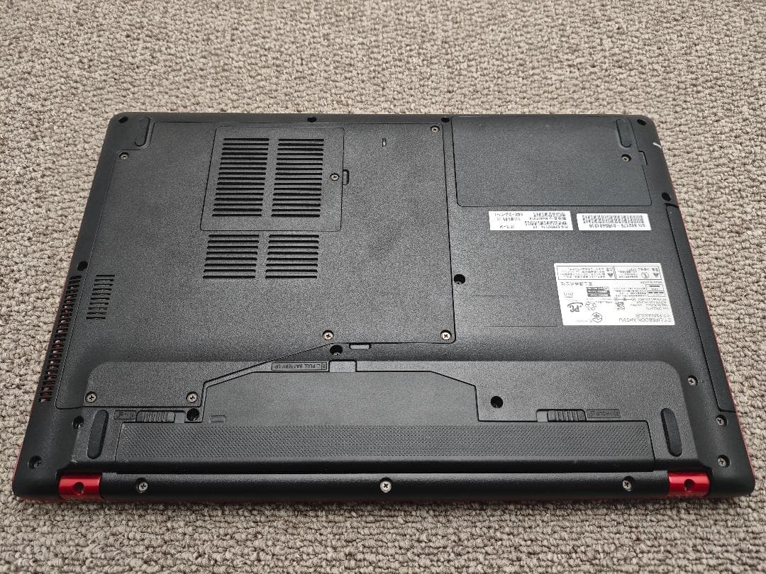 鮮やかレッドのWindows11✨i7&SSDリカバリ済　富士通ノートパソコン