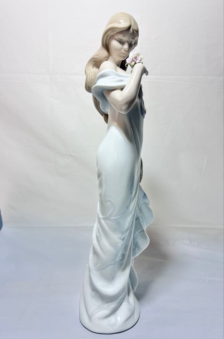 LLADRO リヤドロ 【甘い香り】6918