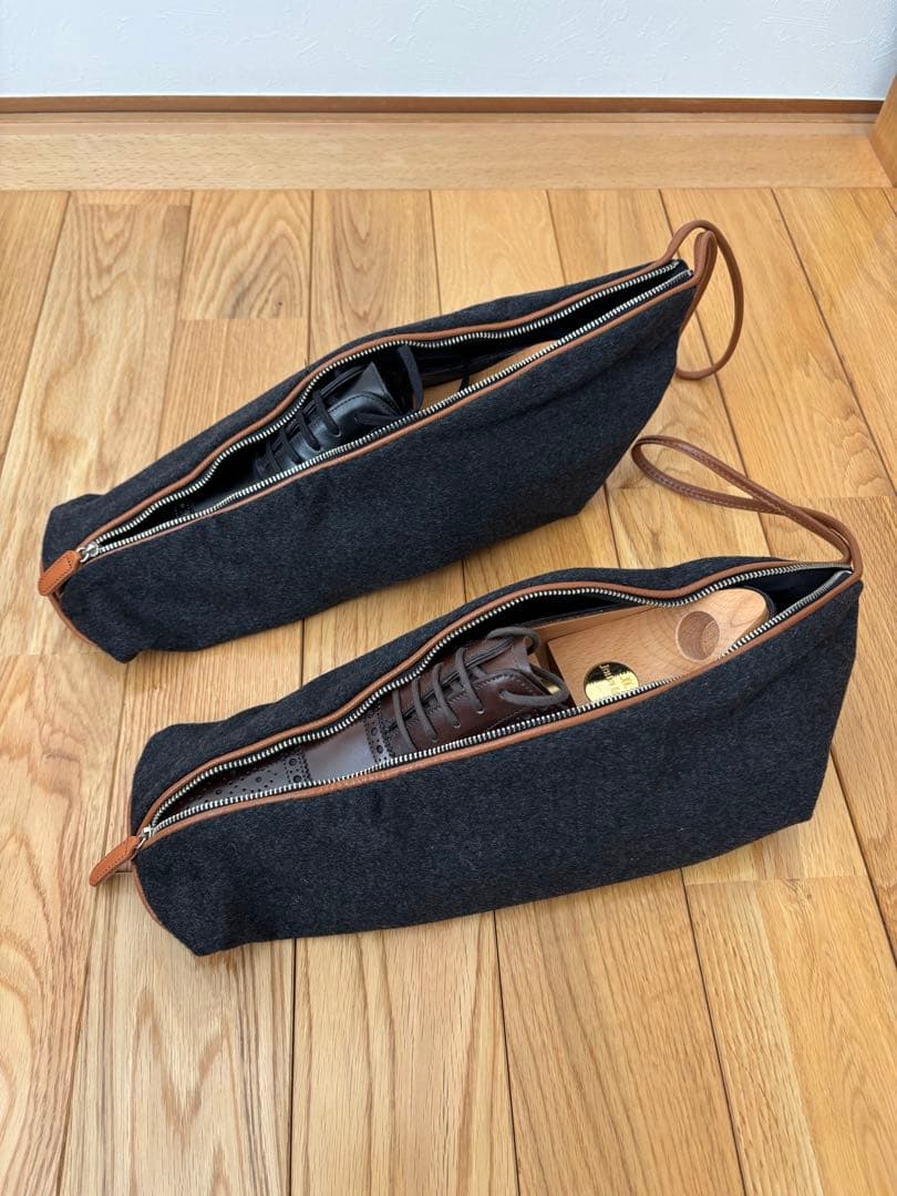 JOHN LOBB 真鍮製靴べら 、ブラシ、靴クリーム 革製品の取扱い説明書