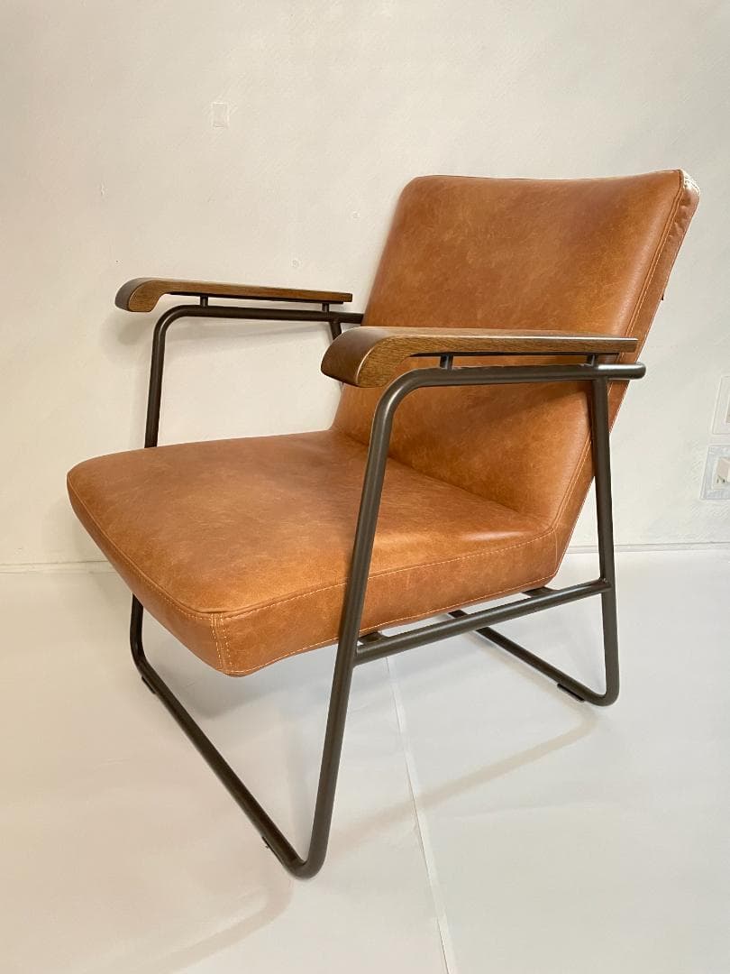 キャップ　1人掛けソファ　リサイクルレザー　木製