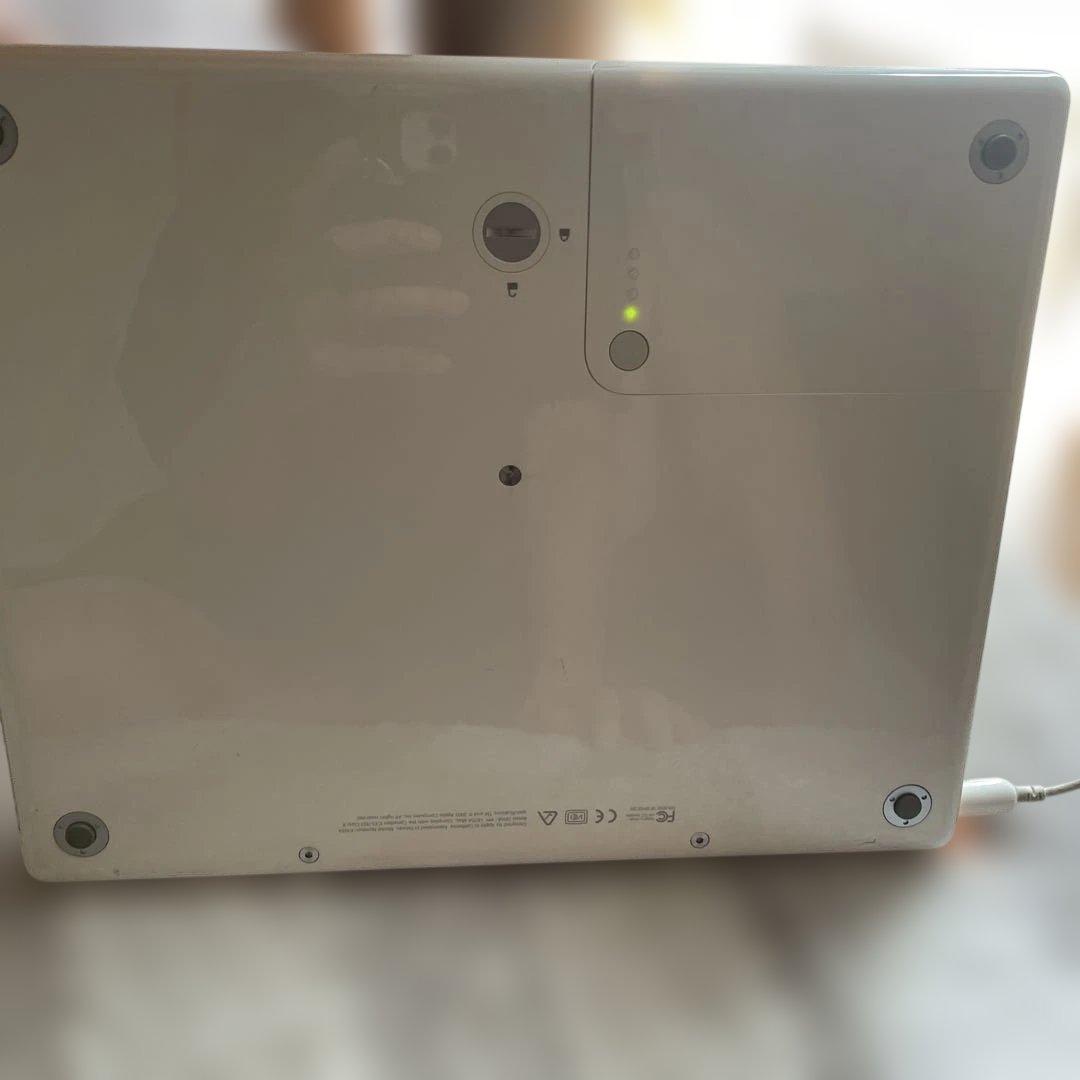 iBook G4 12-inch 本体