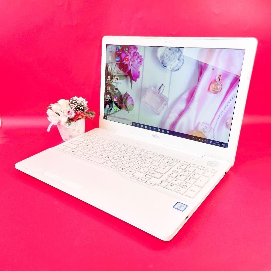 売り切れ続出‼️Corei7✨️おしゃれ白薄型ノートパソコン！大容量1TBカメラ付き