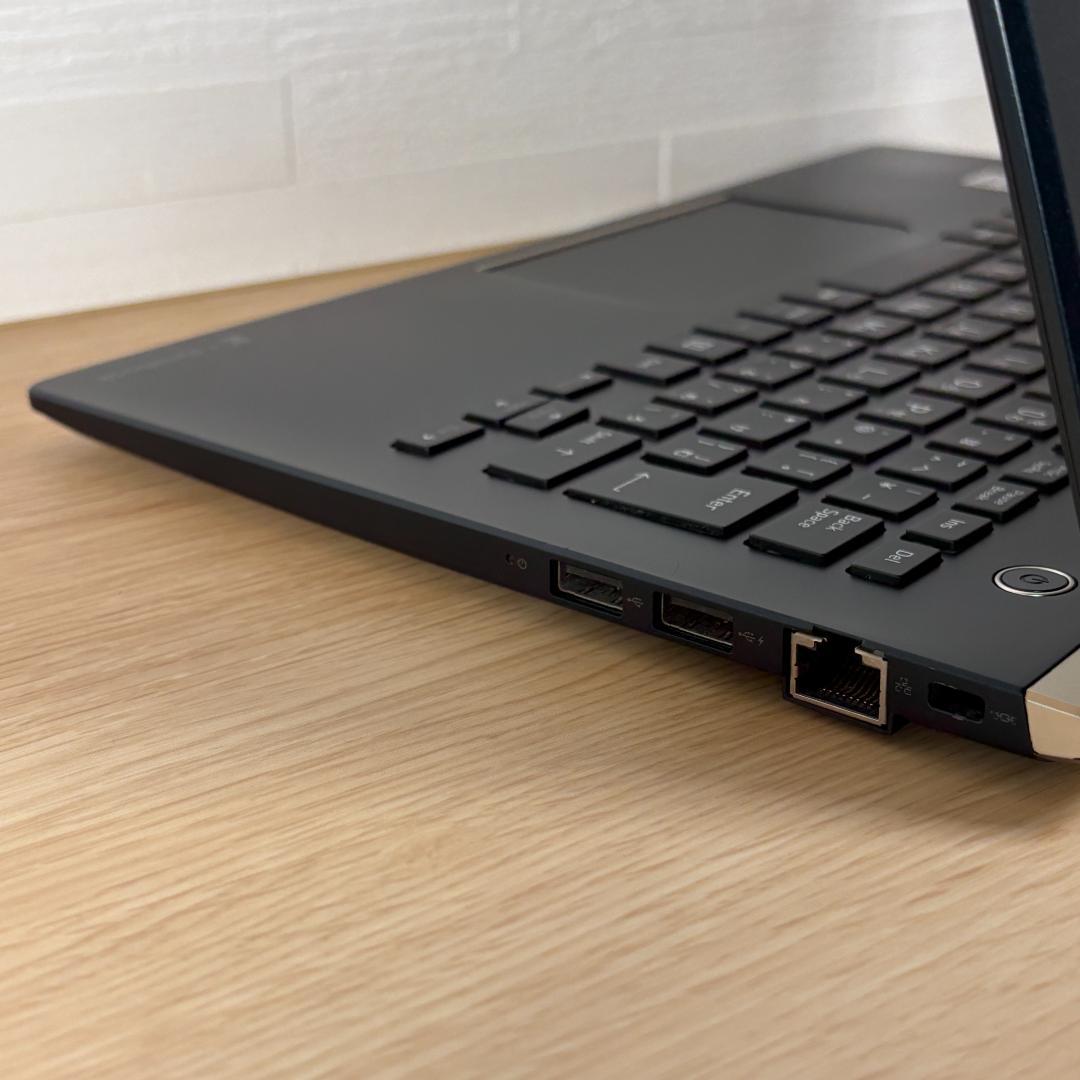 Dynabook　10世代i5　ノートパソコン　Windows11　超軽量　19