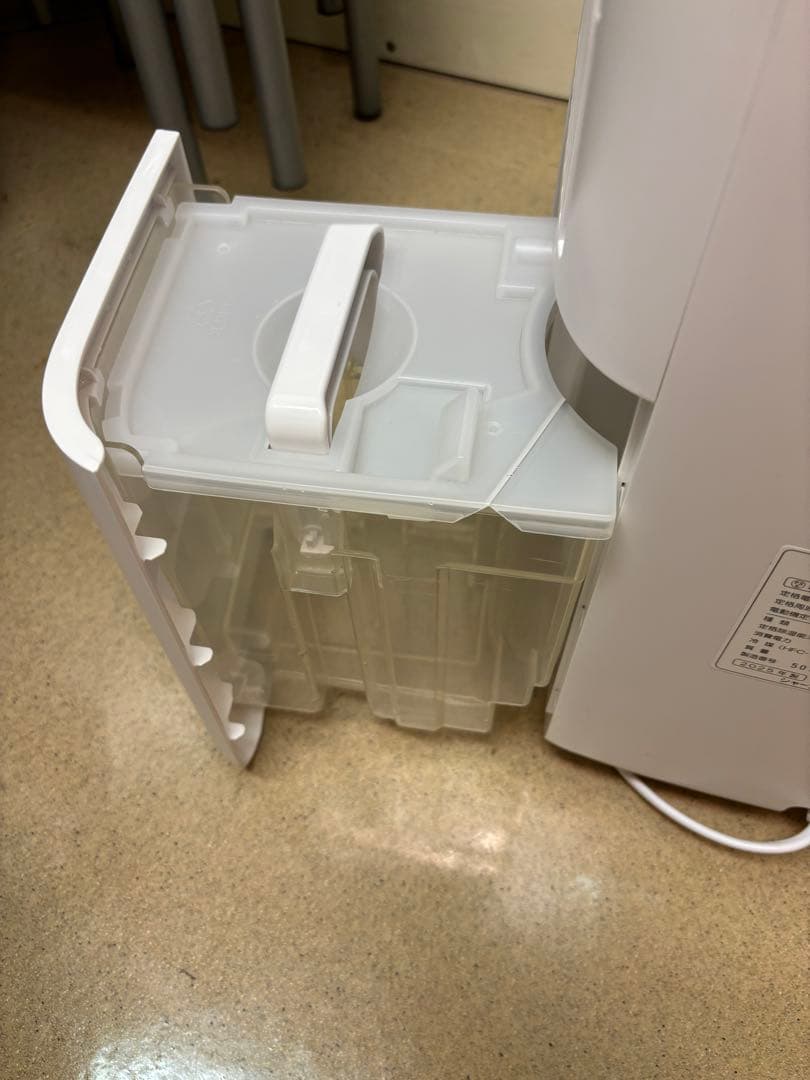 ［美品］SHARP 除湿機CM-S100-W ［値引き交渉歓迎です］［箱あり］