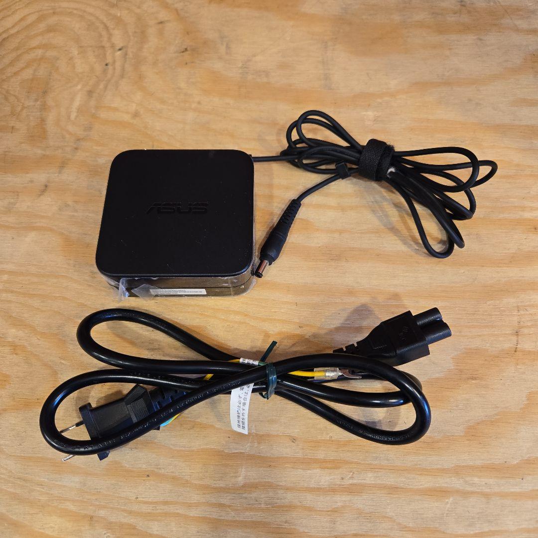 ASUS ゲーミングモニター　XG32VQR 湾曲 31.5インチ　液晶モニター