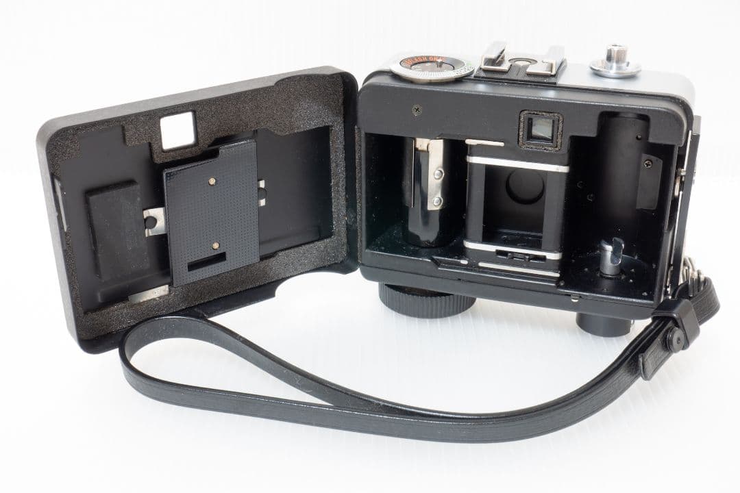 ④【美品・整備済品】RICOH AUTO HALF SE2 「ライカ風貼り革」