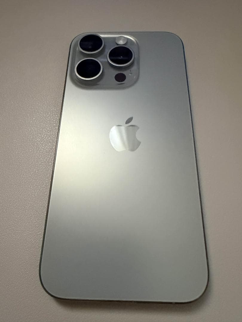 【海外版】【無音カメラ】iPhone 15 Pro 128GB SIMフリー