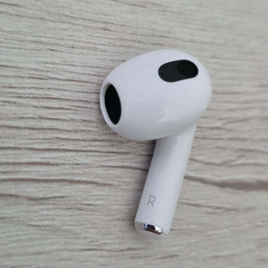 専用 極美品 AirPods 第三世代 MagSafe充電可能モデル ケース付き