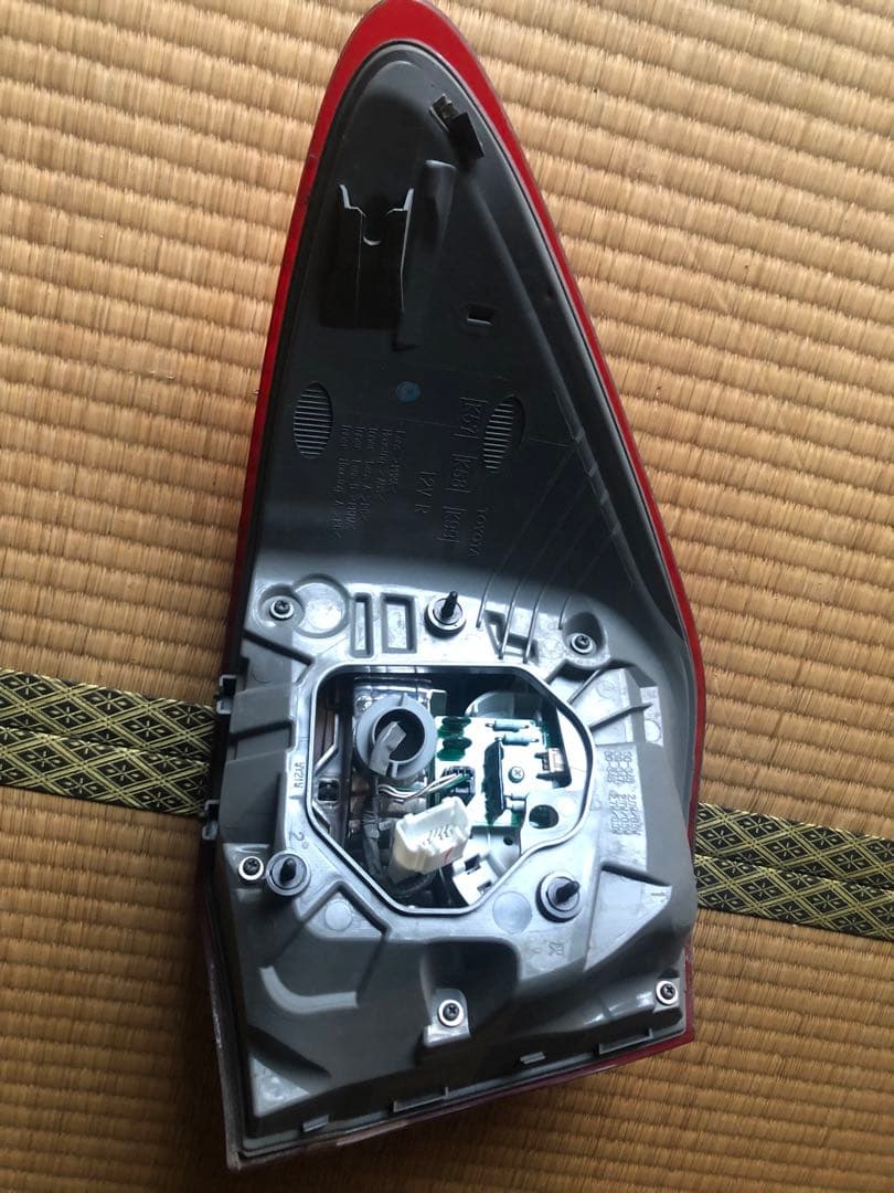 200系クラウン前期アスリート　純正テール