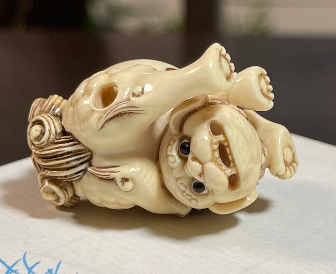 『獅子』 根付 　　（提げ物 /緒締め /帯留め /Netsuke）